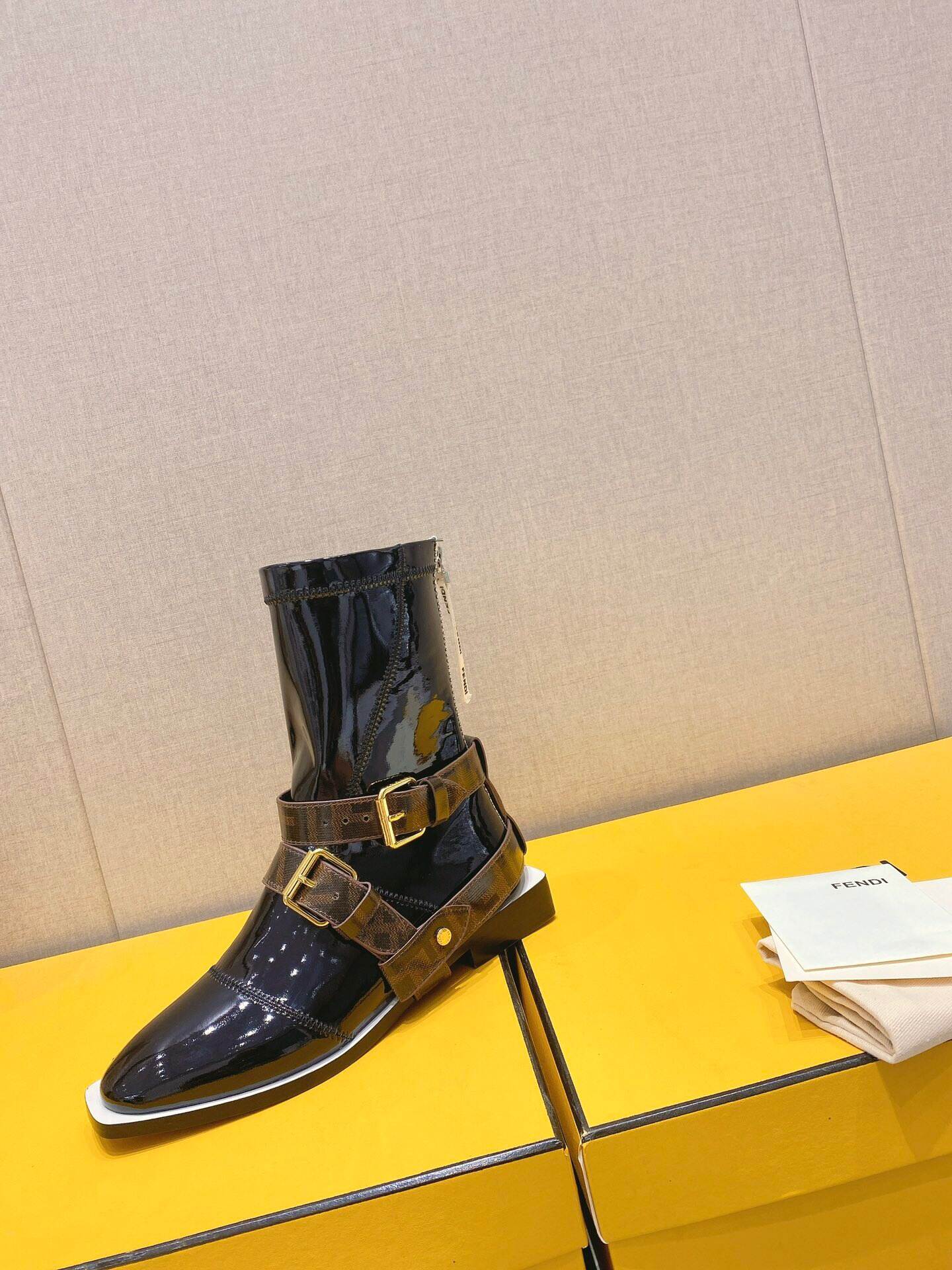211013128_detail_3