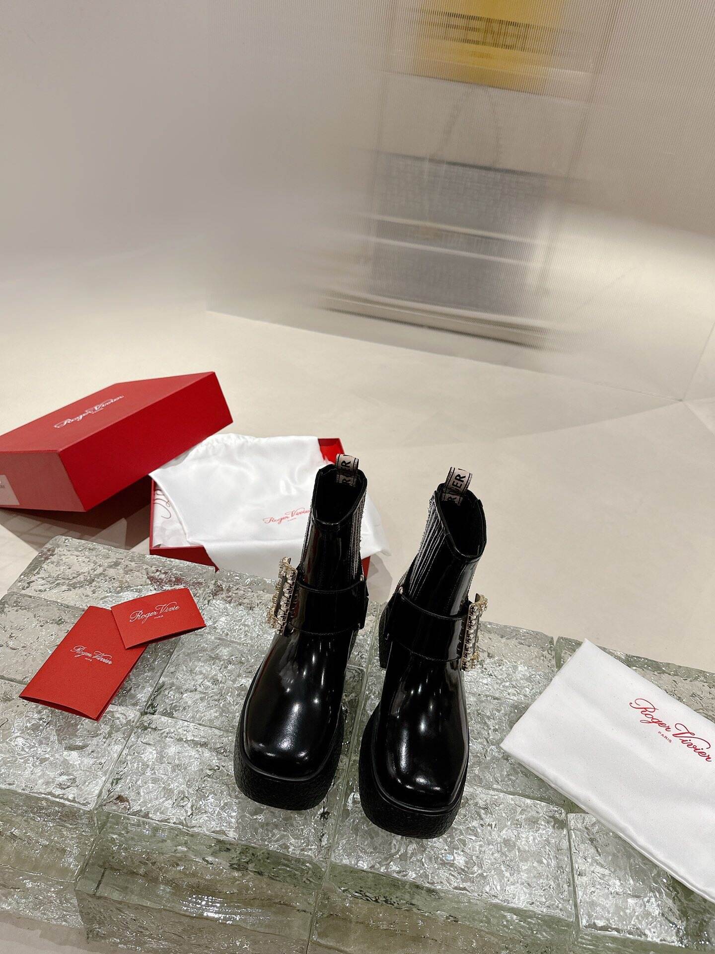23120419_detail_0