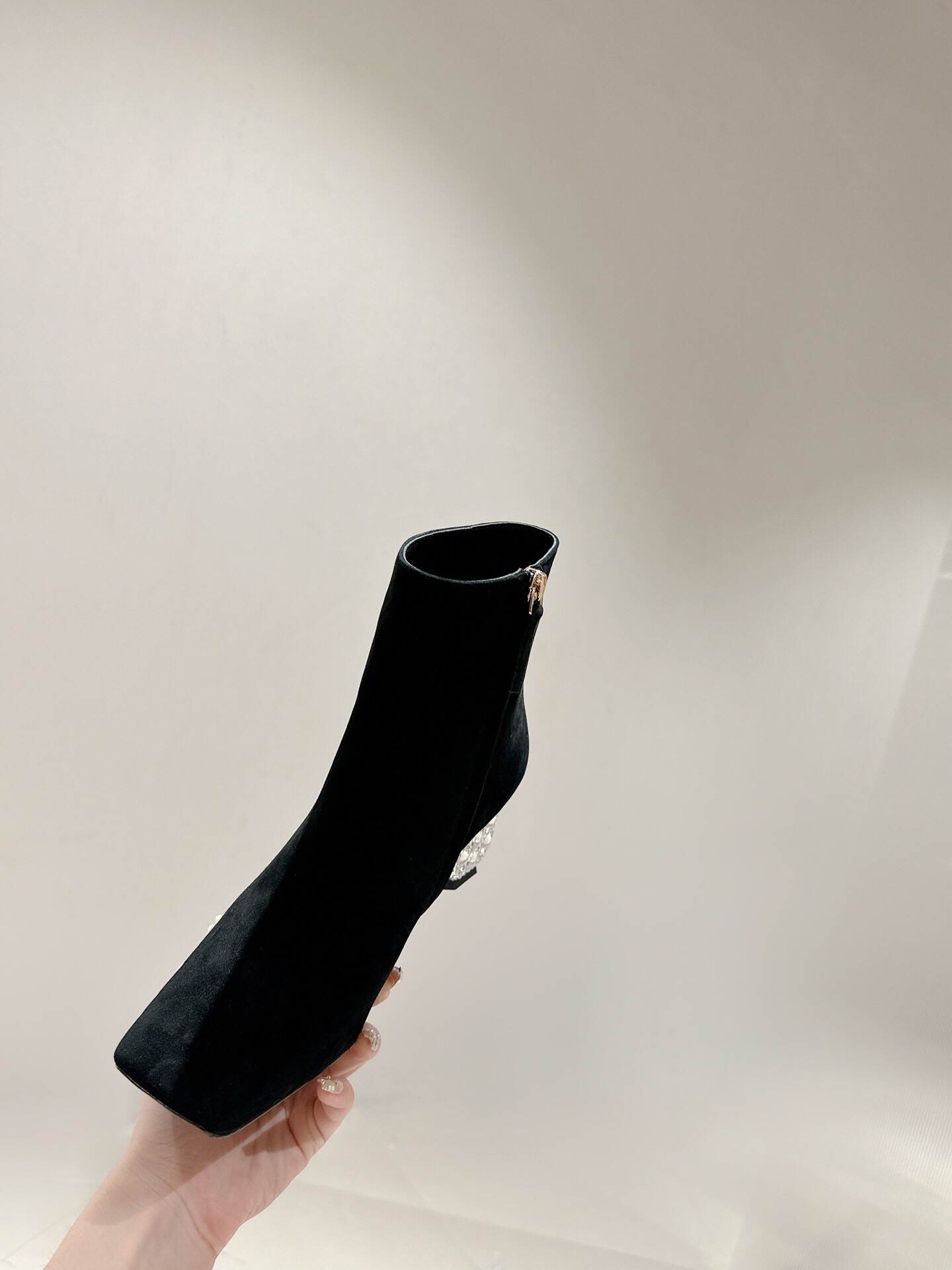 23120419_detail_2