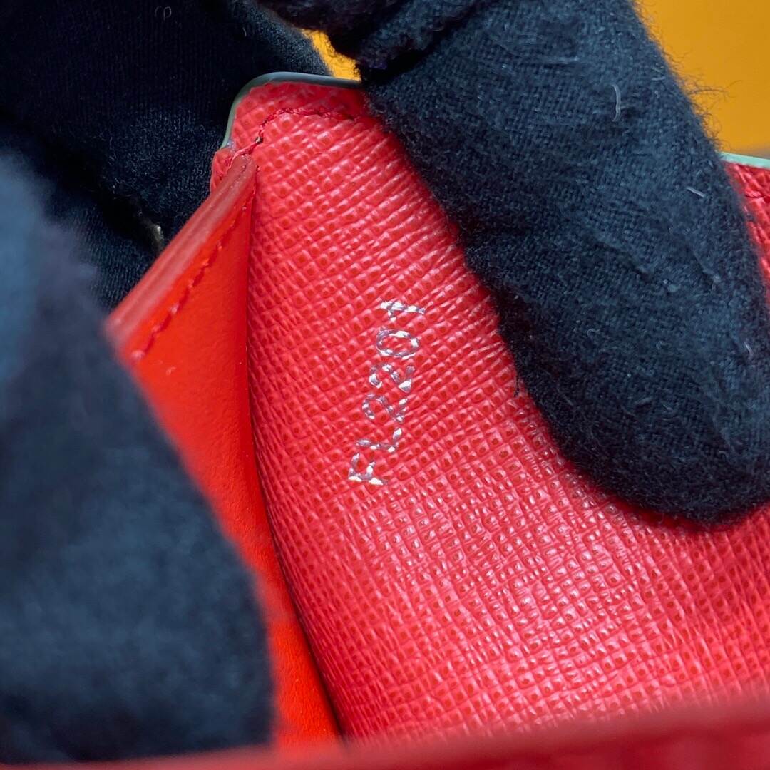 24040932_detail_5
