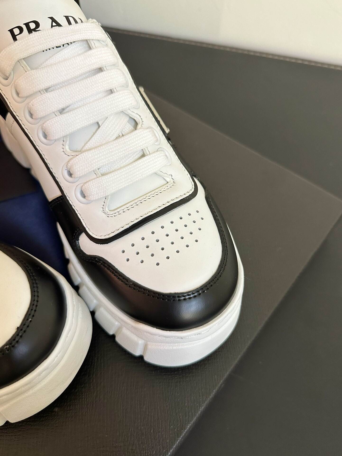 24042419_detail_2