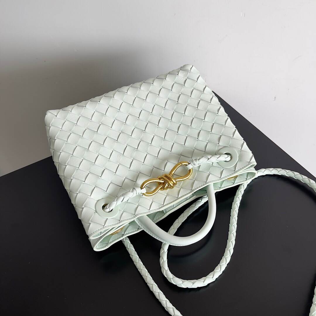 24042759_detail_4