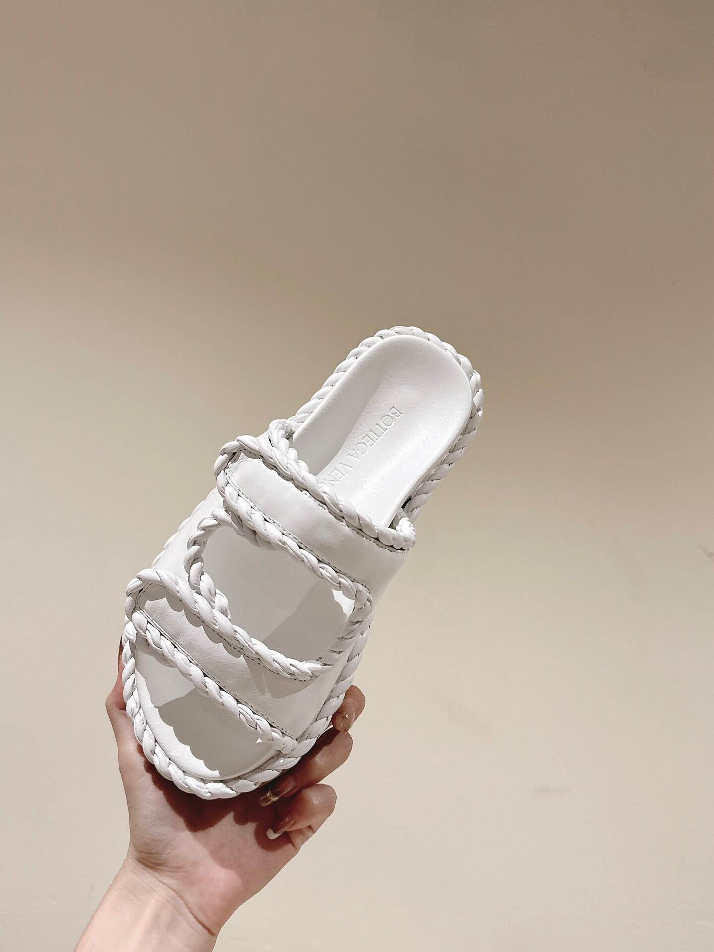240626128_detail_8