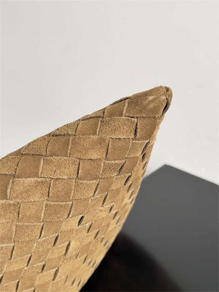 24120659_detail_4